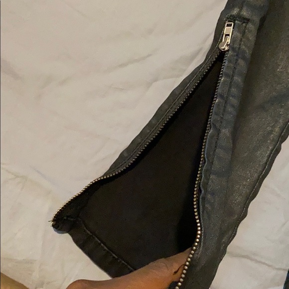 $200 - Picture 6 of 7